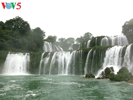 ទឹកជ្រោះ Ban Gioc - ទឹកជ្រោះធម្មជាតិធំបំផុតនៅអាស៊ីអាគ្នេយ៍